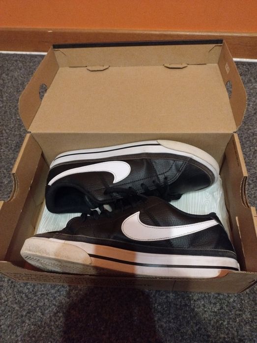 Buty Nike vourt legacy rozmiar 38