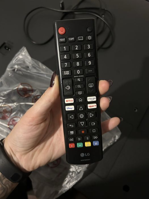 TV LG 50” 4K Smart TV (50UQ75006LF) – ecrã partido – ideal para peças