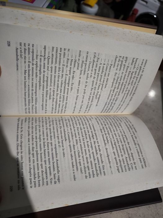 Livro Uma Mulher de Coragem de Danielle Steel