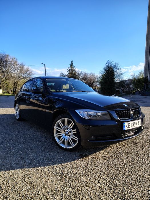 Продам bmw e90 318