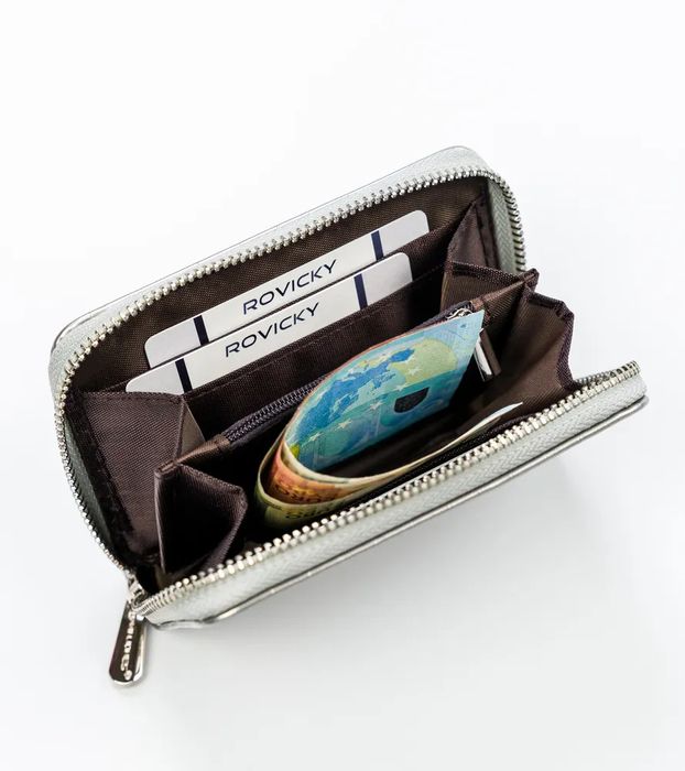 portfel damski z motywem zwierzęcym zapinany suwakiem