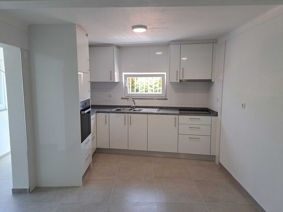 Apartamento T2 semi-novo  em Mangualde