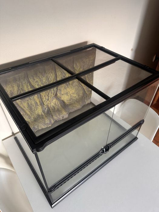 Terrário exoterra 60x45x45 cm como novo