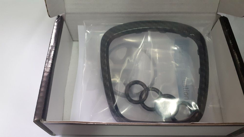 Эмблема Audi A1 A3 A4 A5 A6 B8 B9 C7 Q3 Q5 на руль рамка+кольца Новая!