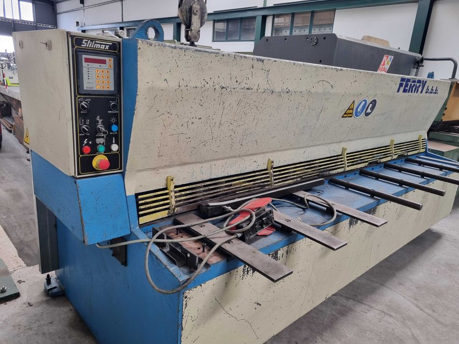 Guilhotina 3mt 6mm como nova