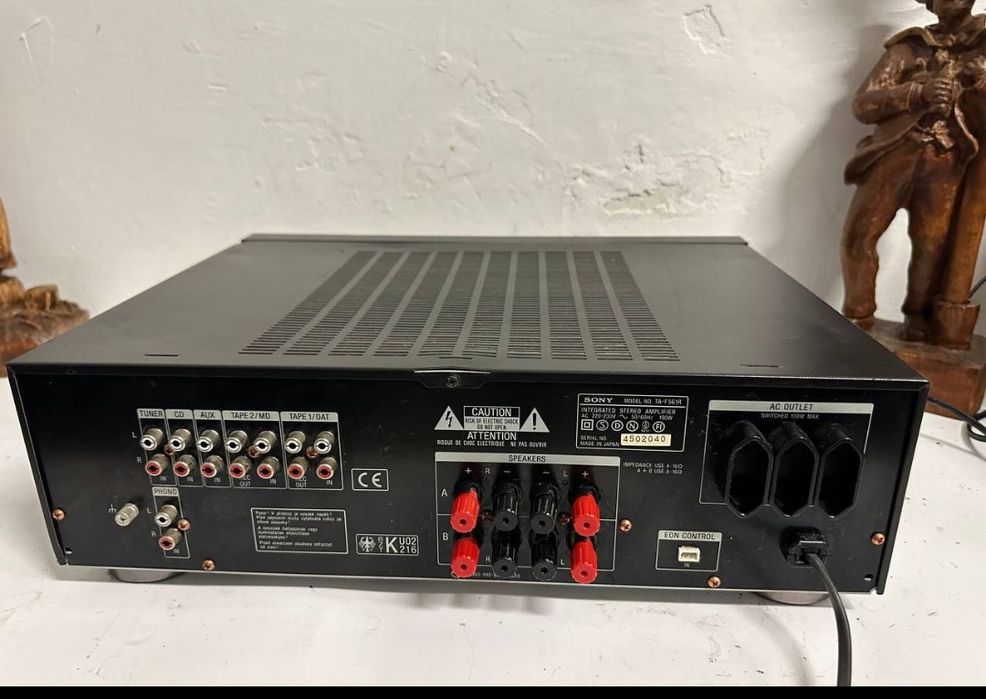 Wzmacniacz Sony TA-F 561 R. Made in Japan.