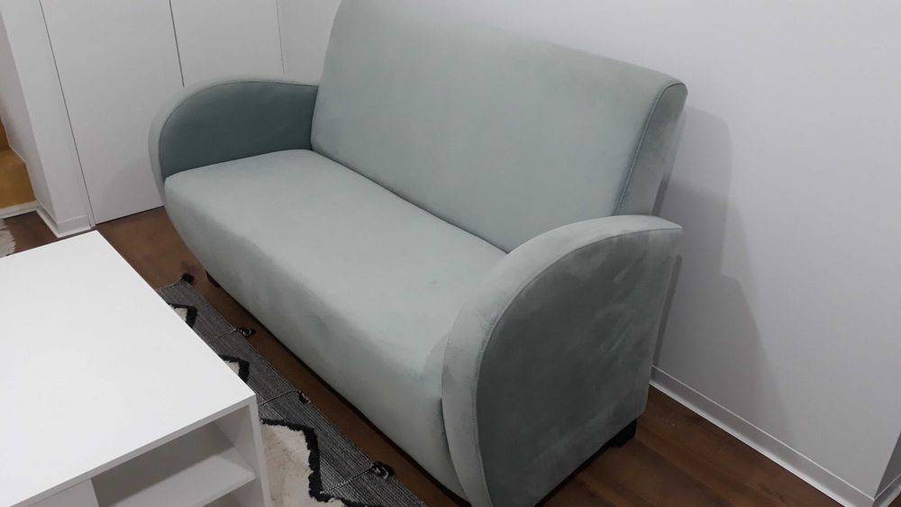 SOFA ,,NOVO,,custou 680 euros, vendo 300 euros Nunca Foi Usado tenho problema de Medidas