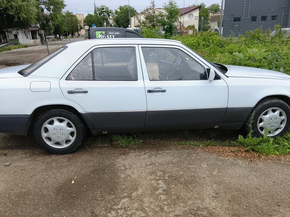 Продам мерседес 124