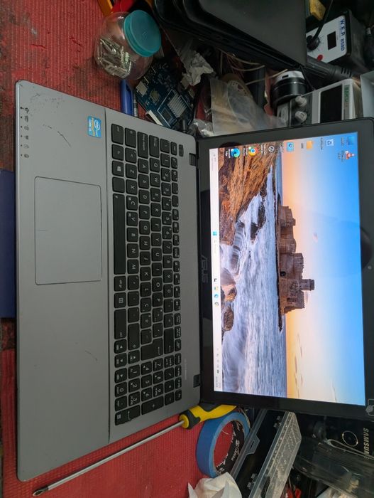 ASUS i5 touchscreen 15.6'
