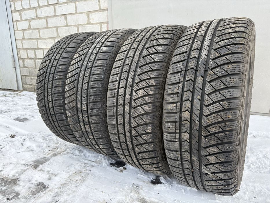 Шины (Резина,скати) Всесезонка Sailun Atrezzo 4 Seasons 205/55 R16