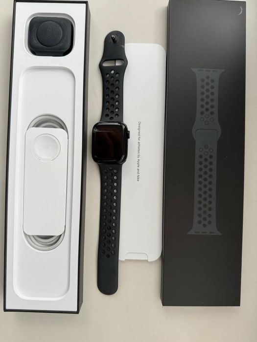 Apple Watch Nike Series 7 41mm Sport Band GPS