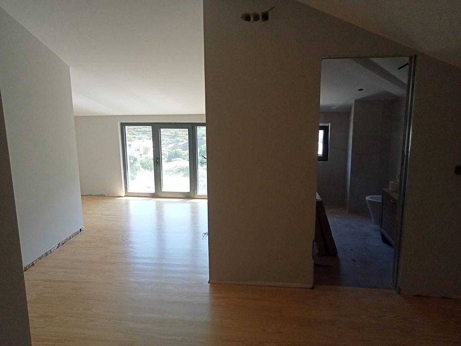 Afagamento e envernizamento soalho de madeira