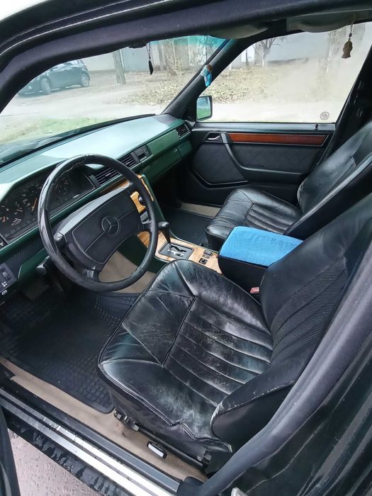 Продам Мерседес W124 E300 4 matic