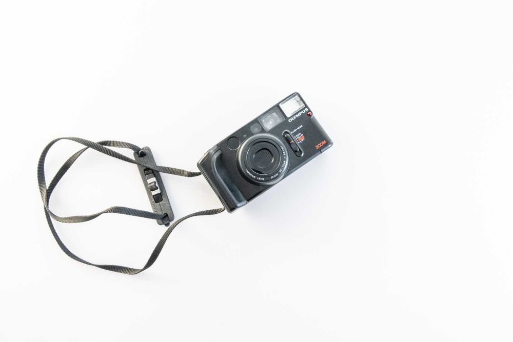 Aparat analogowy na kliszę Olympus AZ-1 Zoom