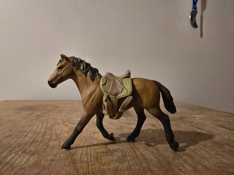Schleich koń westernowy klacz figurka model wycofany z 2013 r.