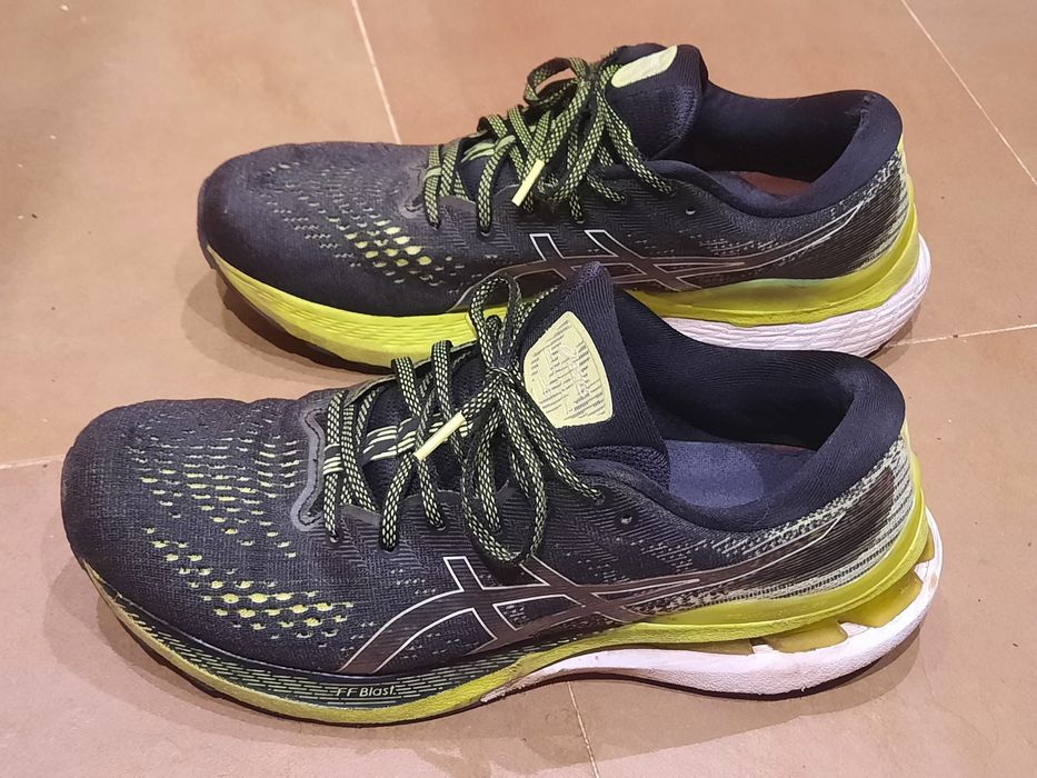 Tenis Asics pretos verde  n° 43,5