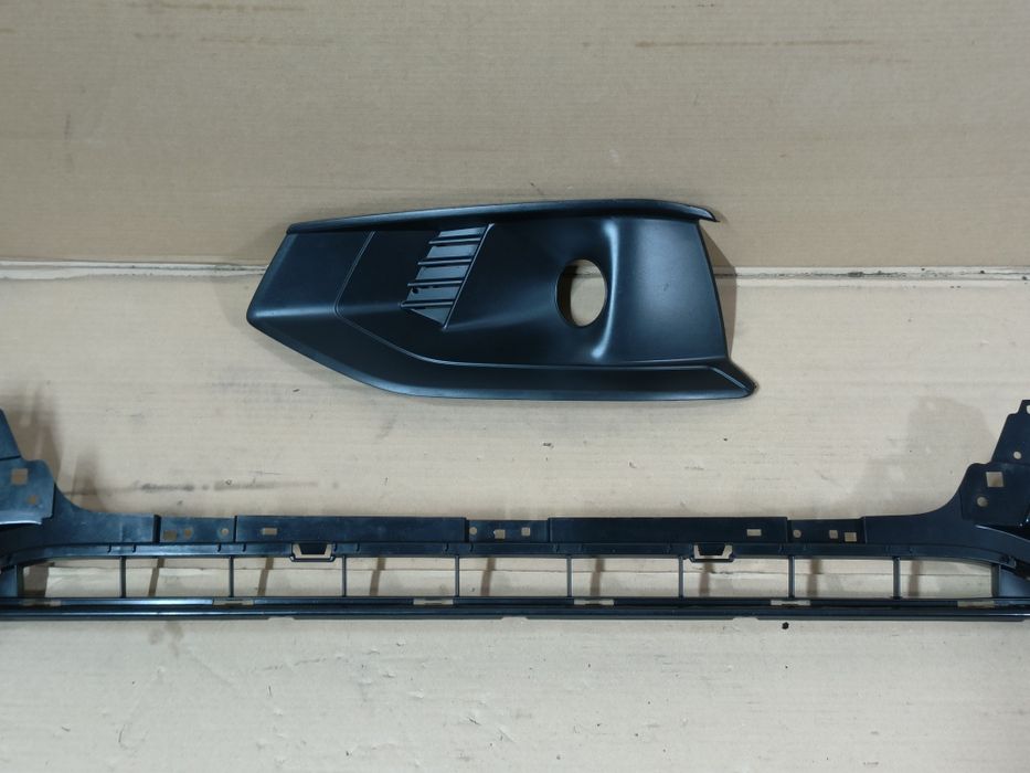 Решетка Audi A4 B9 Бампер Заглушка Оригинал