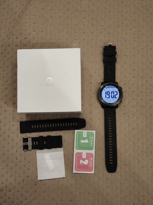 Смарт годинник Amazfit Stratos 3