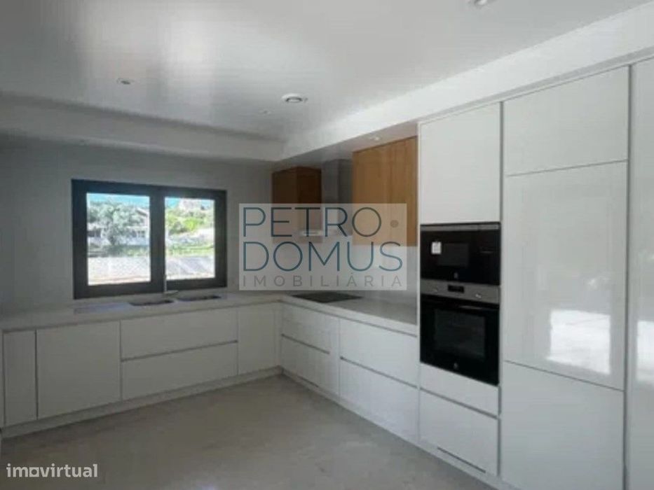 Apartamento T3 - Terraço | Churrasqueira | Garagem - Leiria — Leiria, Pousos, Barreira E Cortes, Leiria