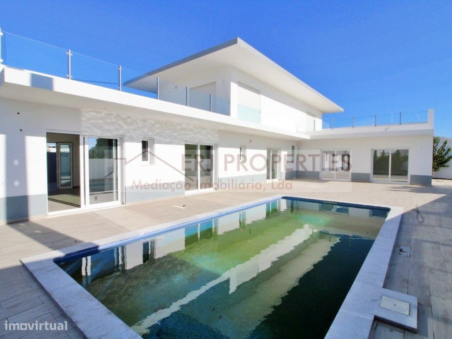 Excelente Moradia T4 a 1,8Km da Praia da Altura