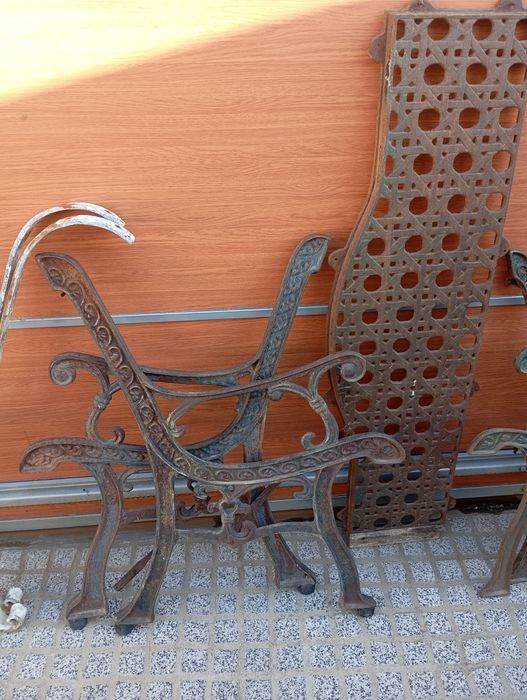 Bancos de jardim em ferro