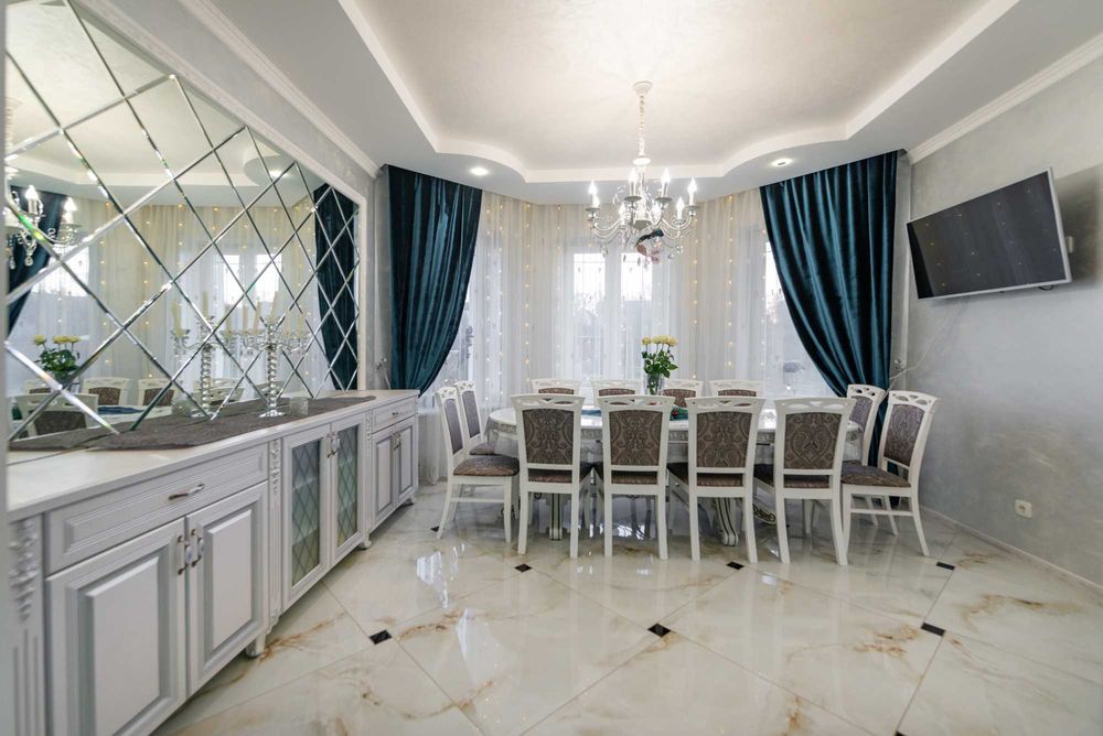 Особняк 280,0 м кв. сучасний ремонт, меблі, техніка, 0,18га.