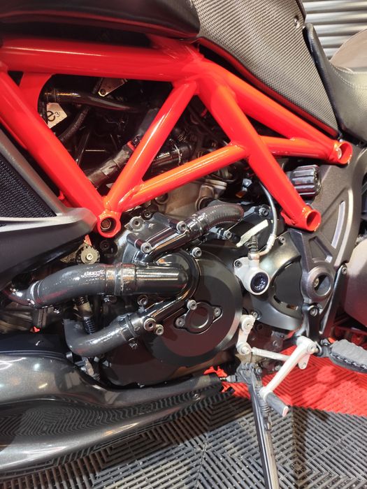 Ducati diavel 1200 carbon