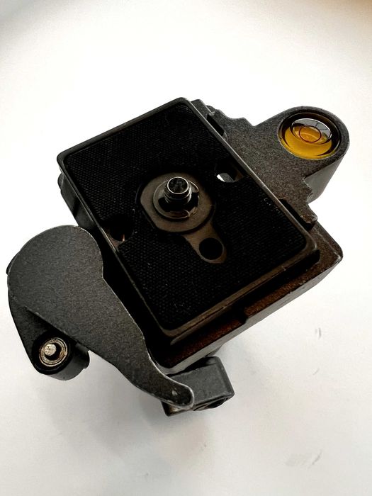 Mała głowica kulowa do aparatu lub lampy kopia Manfrotto 496 rc2