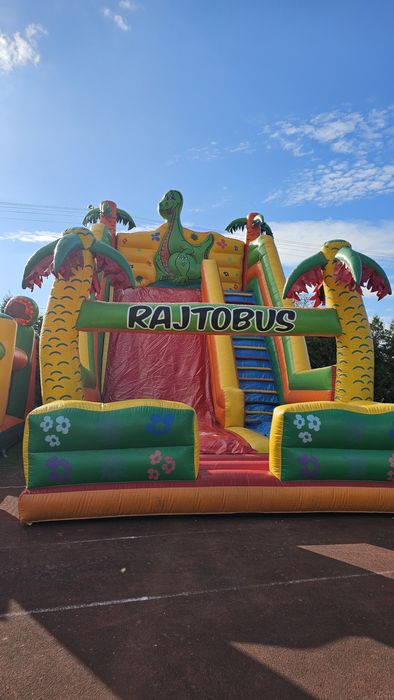 Dmuchana zjeżdżalnia Rajtobus