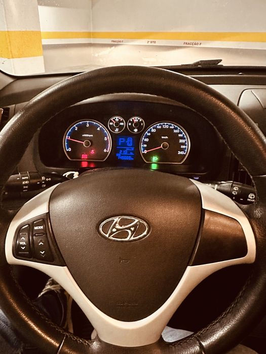 Hyunday i 30.   1.6  D.   Cx automatica CRDI