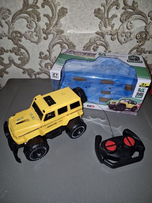 Машина на радіокеруванні