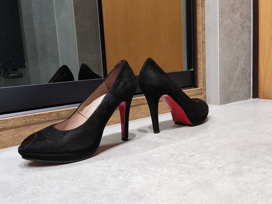 Czarne szpilki z czerwoną podeszwą Milano, rozmiar 38, stan idealny