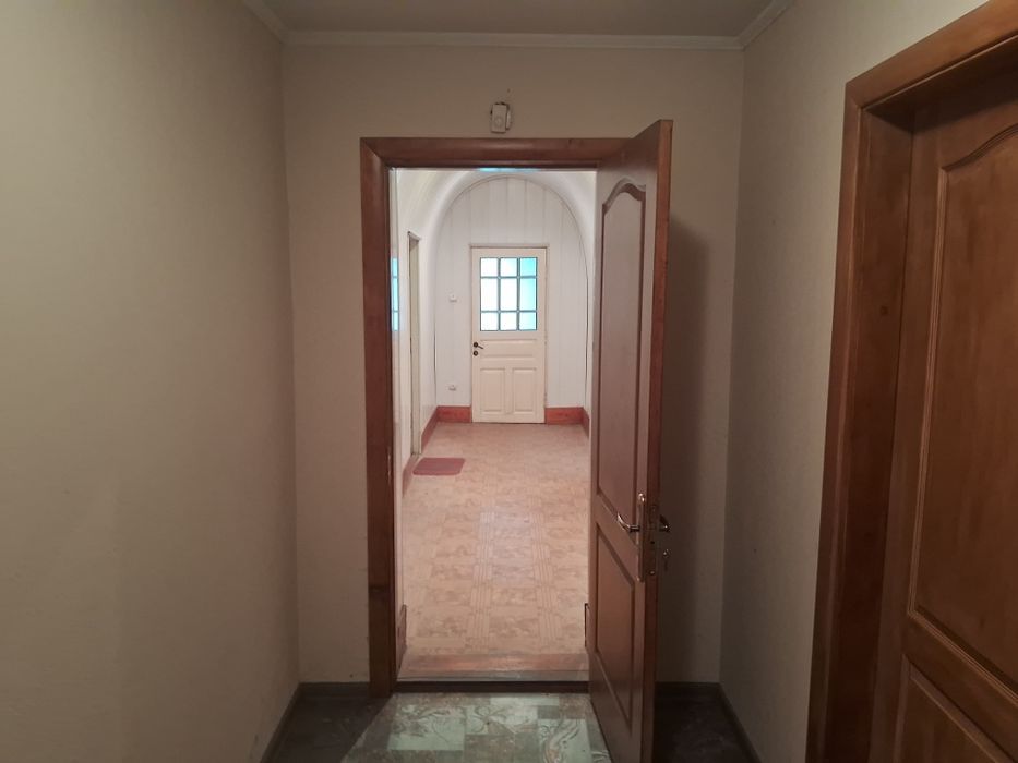 Оренда приміщення 200м2+виставковий майданчик 15сот