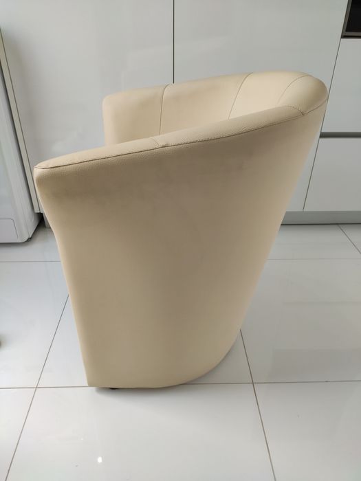 Poltrona Cadeira de Design Moderno – Estilo Lounge (Como Nova)