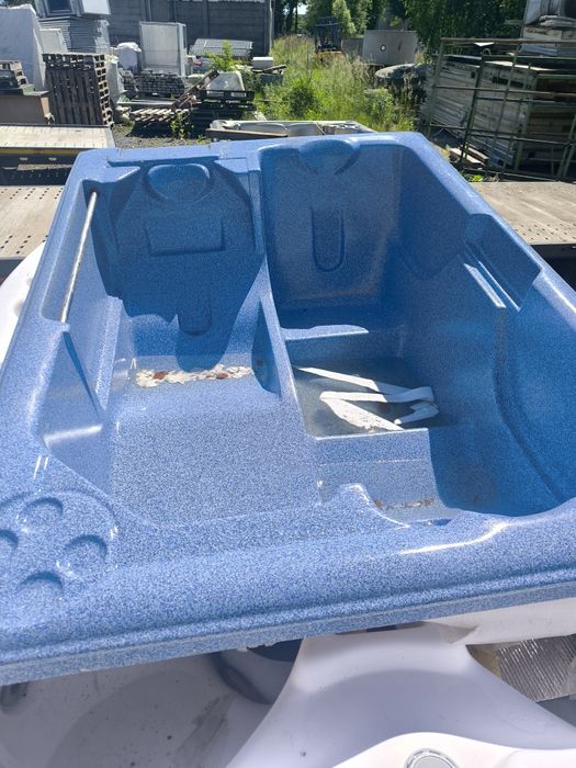 Niecka JACUZZ 3 osobowe Akryl nowe jakoś