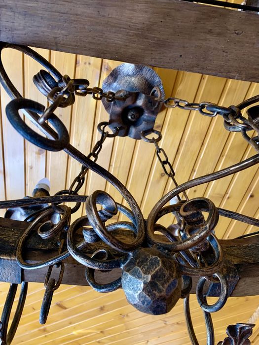 Люстра кована дуб