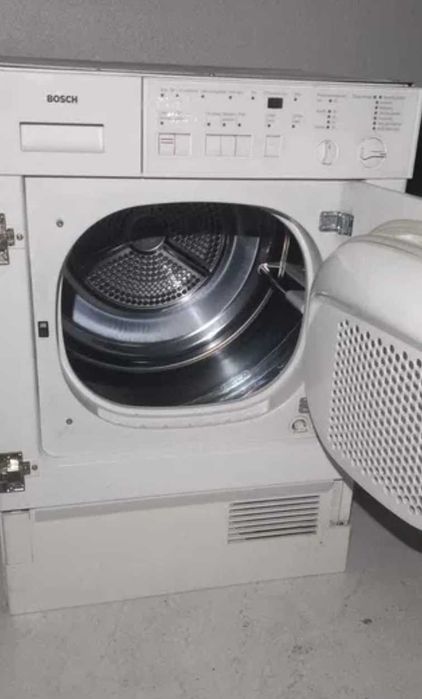 BOSCH Máquina de Secar a Roupa encastrada