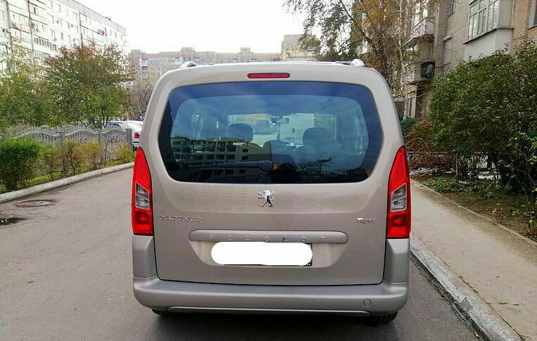 Новое заднее стекло Peugeot Partner пежо партнер