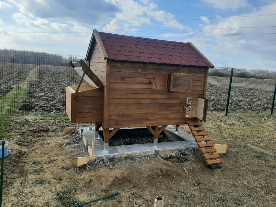 Kurnik dla kur ocieplany.