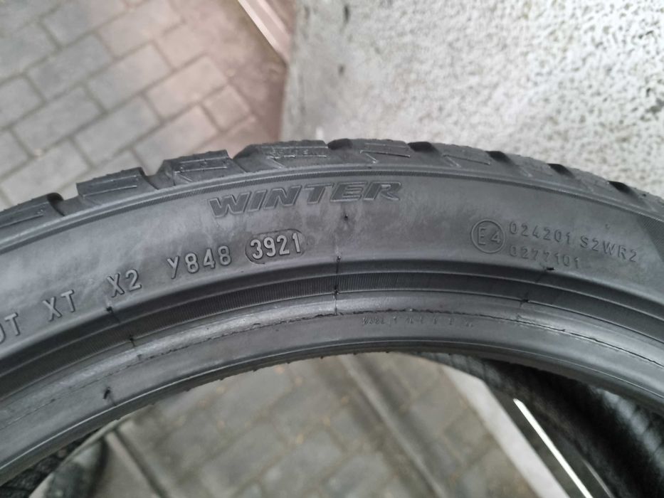225/40/19 93H Pirelli Winter Sotto Zero 3 MO Dot.3921R