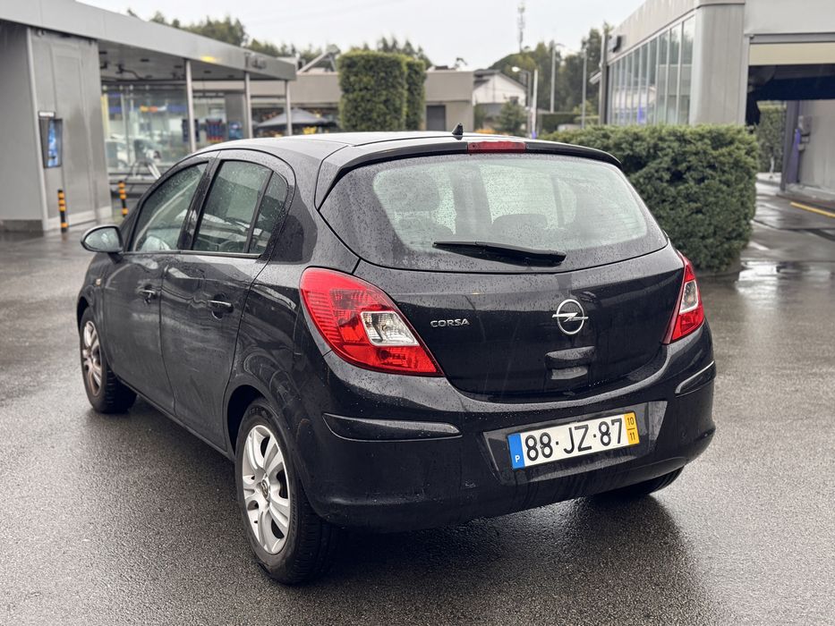 Opel corsa 2010 poucos kms