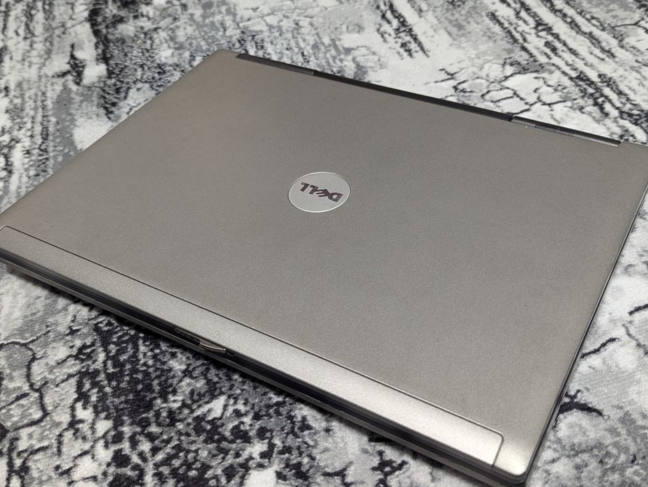 DELL Latitude D830