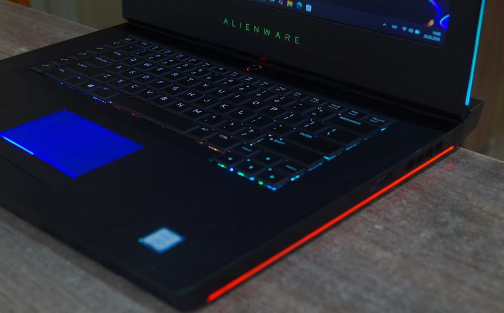 ГАРАНТІЯ Dell Alienware 15 R3 (FullHD/Core i5-7300HQ/RAM 16ГБ/SSD 512ГБ/GTX 1050TI)TVOYO