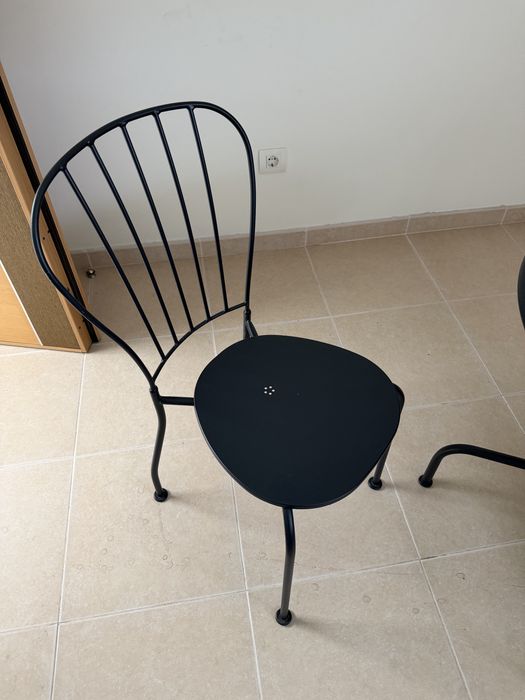 Mesa com 2 cadeiras