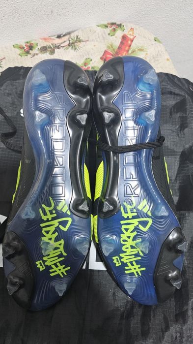 Chuteira Adidas Predator 42 2/3