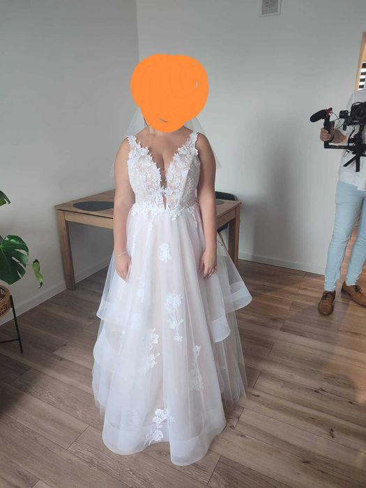 Piękna suknia ślubna r. 40