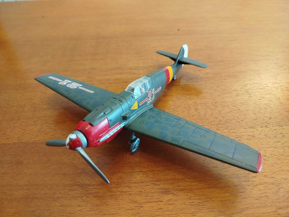 Lote de 5 miniaturas de Aviões Militares