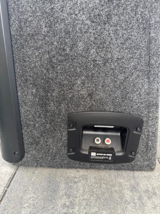 Subwoofer i wzmacniacz JBL