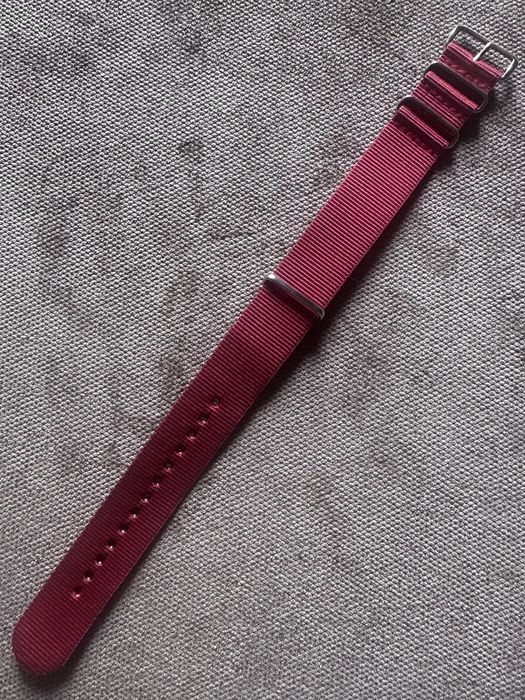 Pasek Nato 22mm Bordowy / czerwony so Seiko, Citizen itd