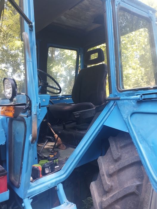 Трактор МТЗ 80 з навантажувачем